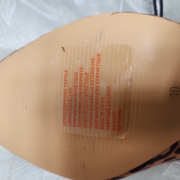 Joe Fresh Leooard  Print Heels - Picture 6 of 7